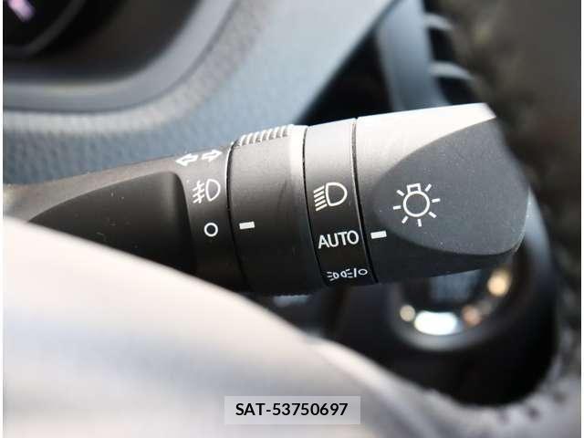 Toyota VOXY 2021-12 8317930-15
