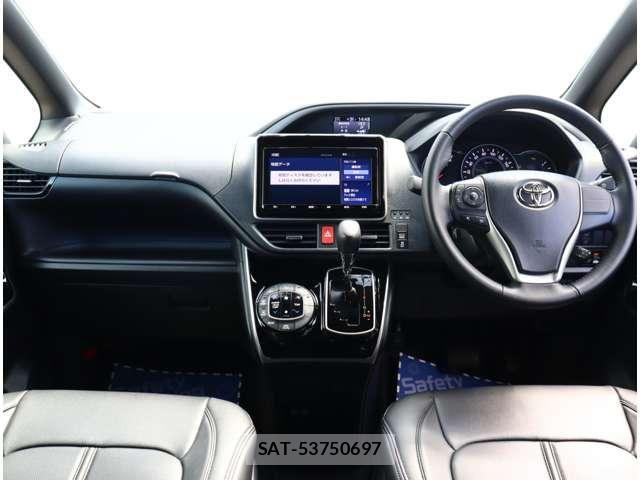Toyota VOXY 2021-12 8317930-1