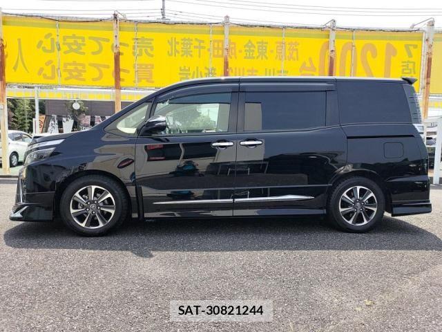 Toyota VOXY 2018-12 8317946-11