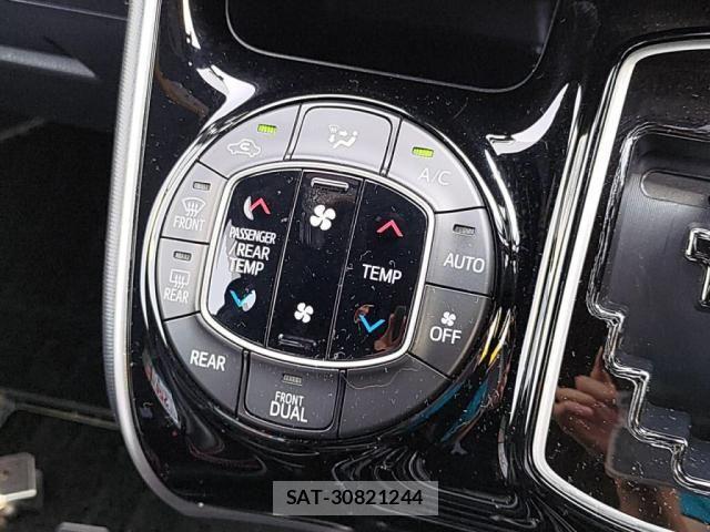 Toyota VOXY 2018-12 8317946-13
