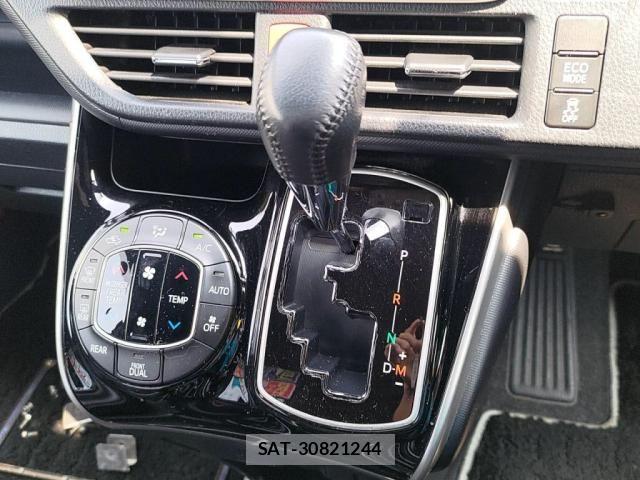 Toyota VOXY 2018-12 8317946-14