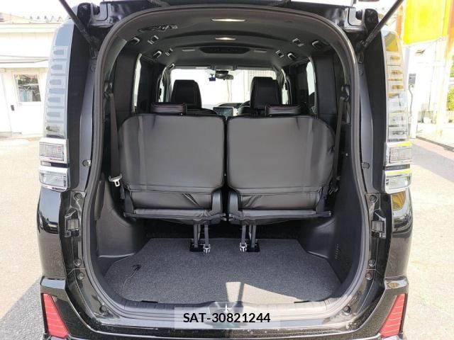 Toyota VOXY 2018-12 8317946-24