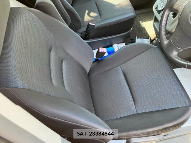 Toyota VOXY 2009-07 8317984-13