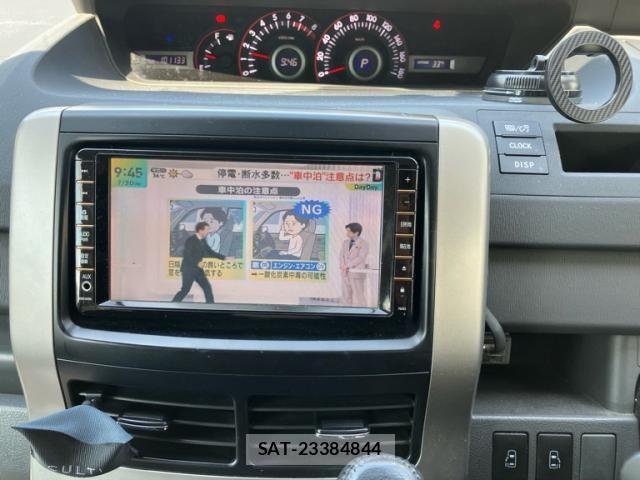Toyota VOXY 2009-07 8317984-16