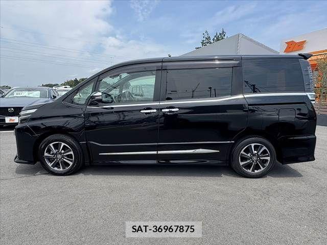 Toyota VOXY 2019-09 8317942-10