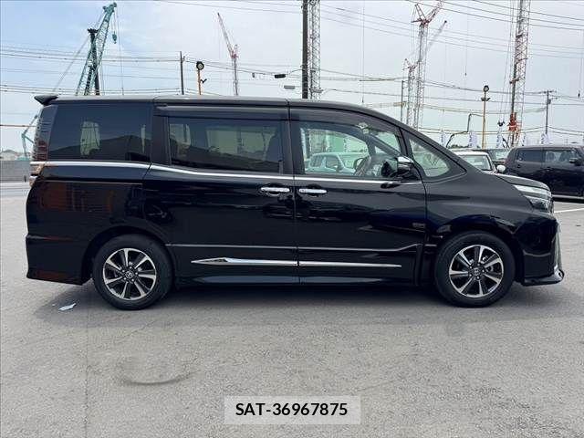 Toyota VOXY 2019-09 8317942-11