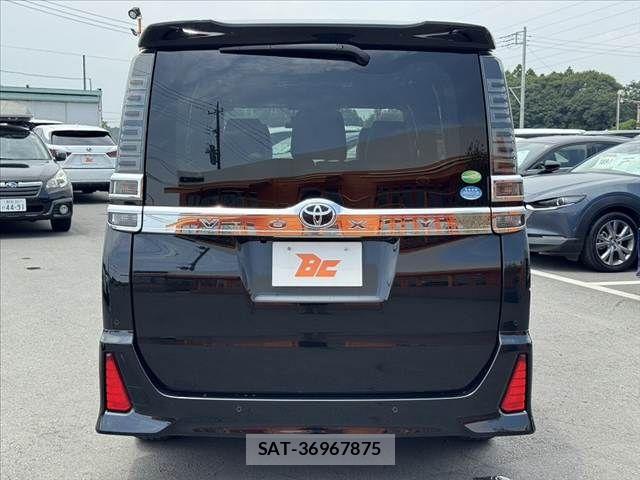 Toyota VOXY 2019-09 8317942-13