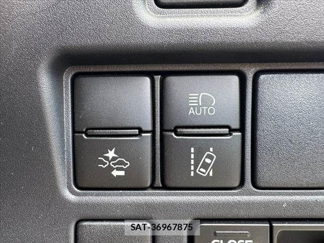 Toyota VOXY 2019-09 8317942-27