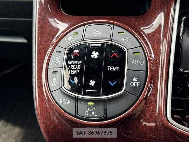 Toyota VOXY 2019-09 8317942-3