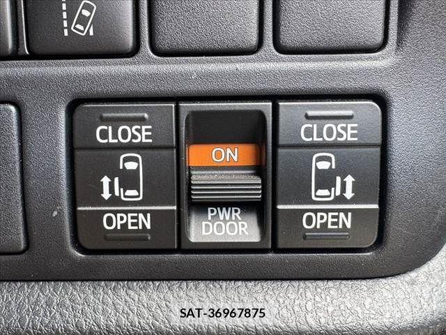 Toyota VOXY 2019-09 8317942-4