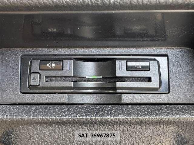 Toyota VOXY 2019-09 8317942-5