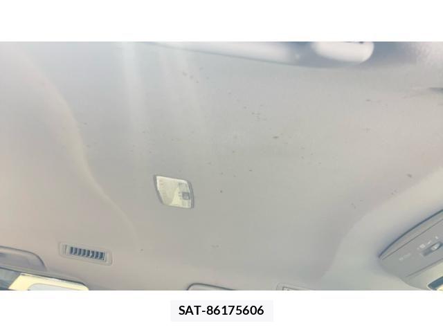 Toyota VOXY 2014-10 8317967-12