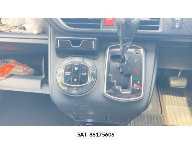 Toyota VOXY 2014-10 8317967-17