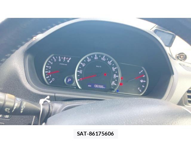 Toyota VOXY 2014-10 8317967-18