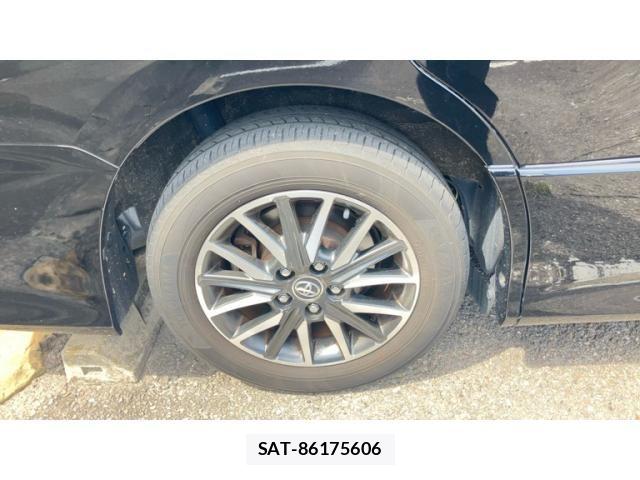Toyota VOXY 2014-10 8317967-7