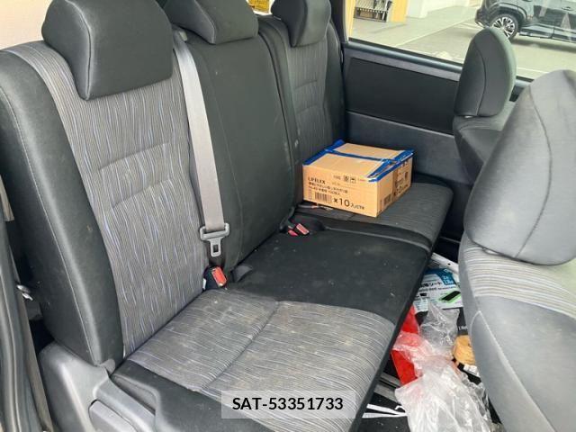 Toyota VOXY 2010-09 8317987-11