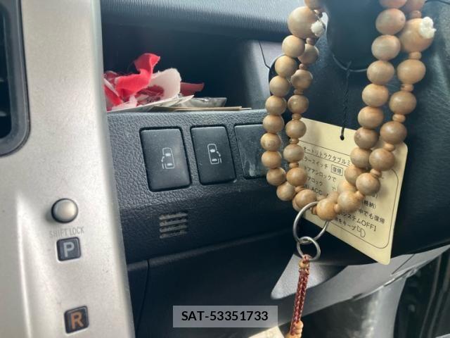 Toyota VOXY 2010-09 8317987-16