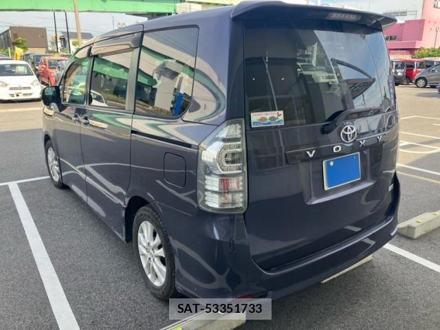 Toyota VOXY 2010-09 8317987-2