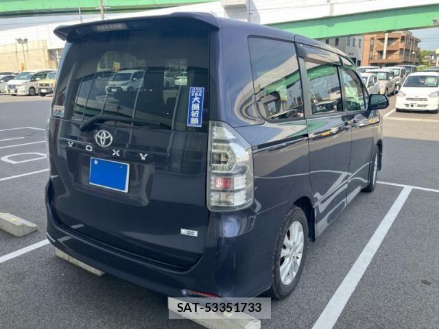 Toyota VOXY 2010-09 8317987-3