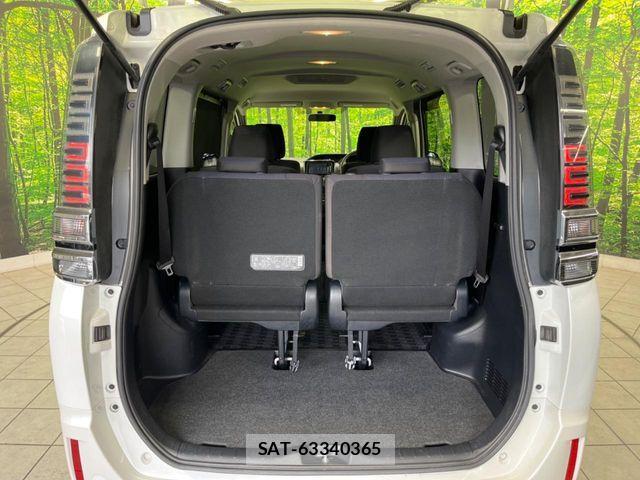 Toyota VOXY 2017-10 8317964-10
