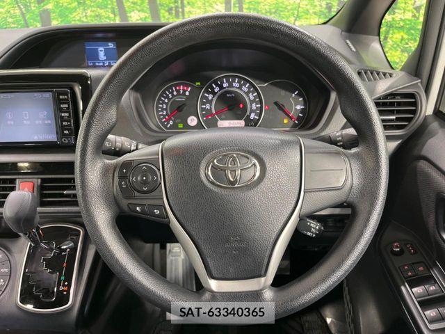 Toyota VOXY 2017-10 8317964-11