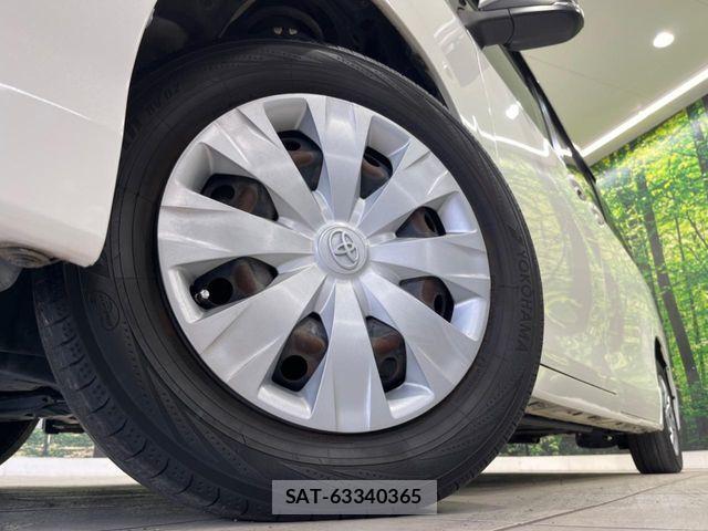 Toyota VOXY 2017-10 8317964-13