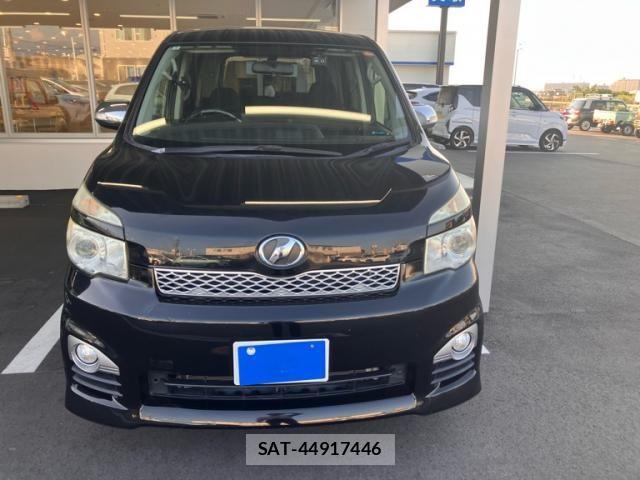 Toyota VOXY 2012-03 8317971-0