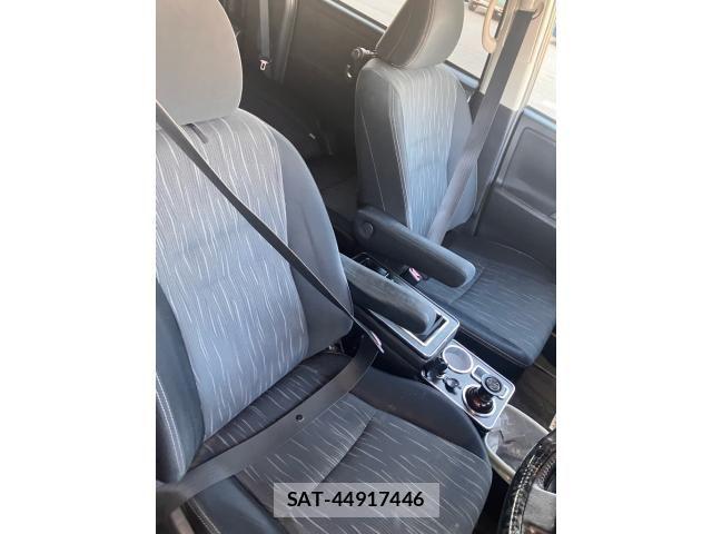Toyota VOXY 2012-03 8317971-12