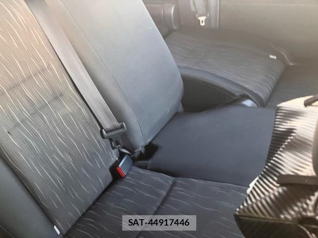 Toyota VOXY 2012-03 8317971-13