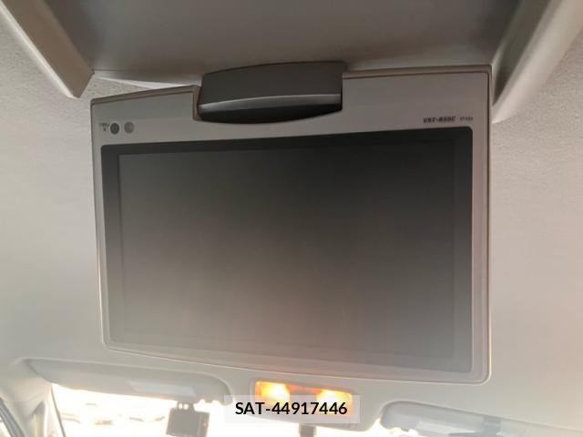 Toyota VOXY 2012-03 8317971-16