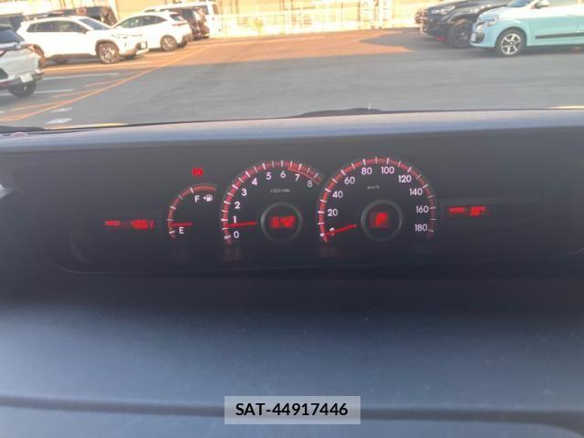 Toyota VOXY 2012-03 8317971-18