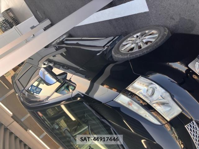 Toyota VOXY 2012-03 8317971-2