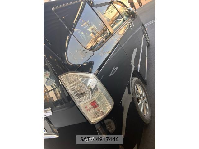 Toyota VOXY 2012-03 8317971-4