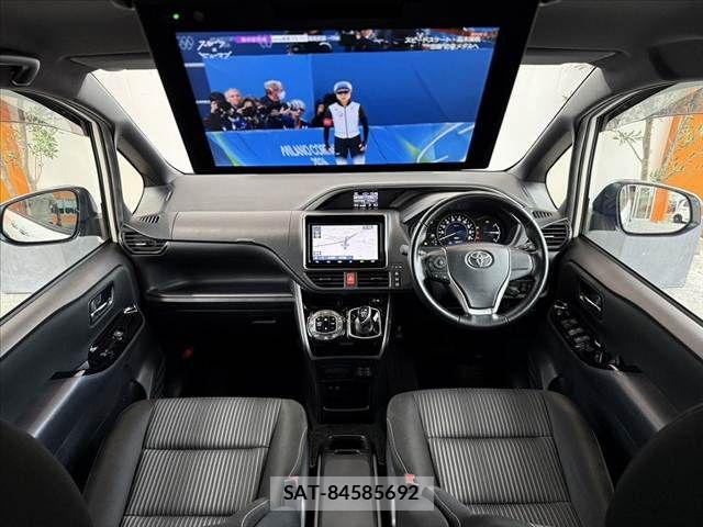 Toyota VOXY 2020-04 8317944-1