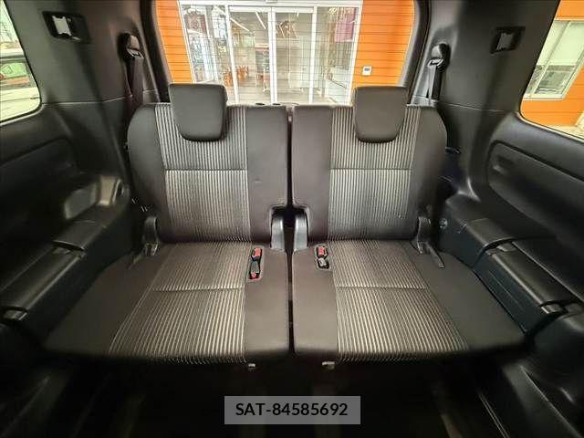 Toyota VOXY 2020-04 8317944-19