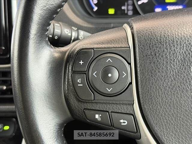 Toyota VOXY 2020-04 8317944-23