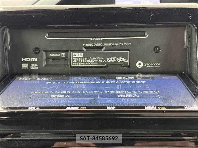 Toyota VOXY 2020-04 8317944-29