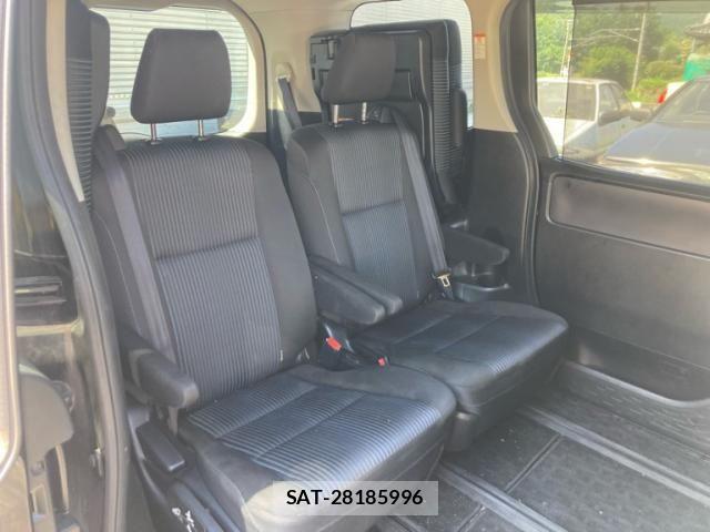 Toyota VOXY 2015-12 8317966-9