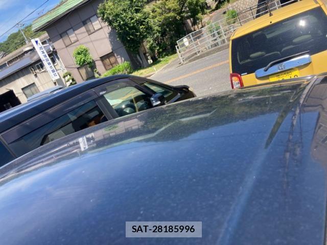Toyota VOXY 2015-12 8317966-12