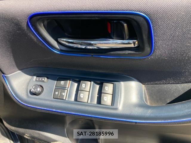 Toyota VOXY 2015-12 8317966-15