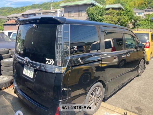 Toyota VOXY 2015-12 8317966-3
