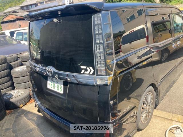 Toyota VOXY 2015-12 8317966-4