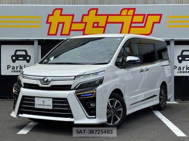 Toyota VOXY 2018-06 8317951-0