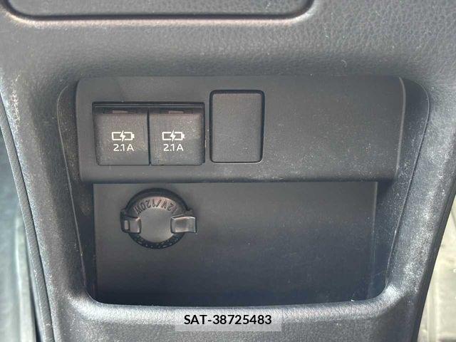 Toyota VOXY 2018-06 8317951-10