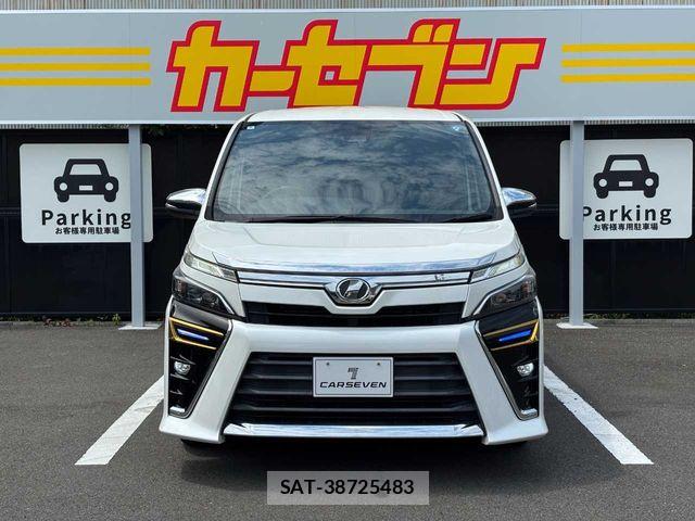 Toyota VOXY 2018-06 8317951-29