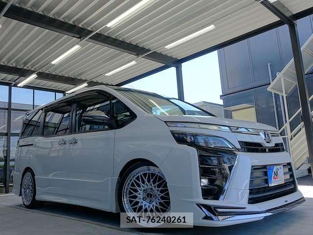 Toyota VOXY 2018-12 8317939-11