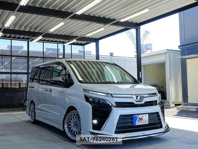 Toyota VOXY 2018-12 8317939-13