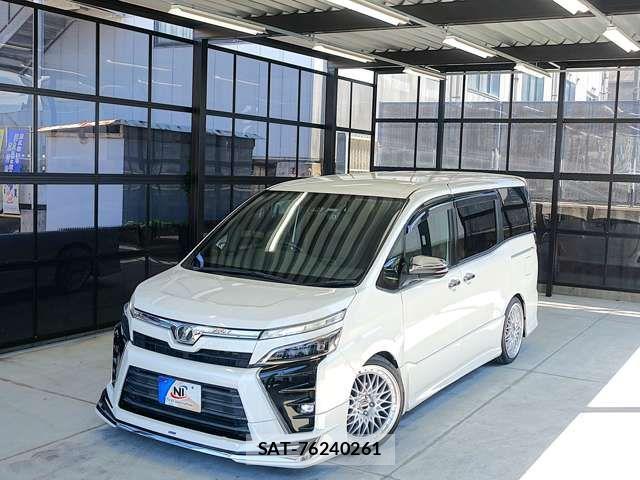 Toyota VOXY 2018-12 8317939-3