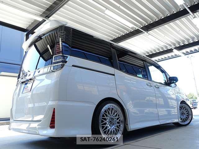 Toyota VOXY 2018-12 8317939-6
