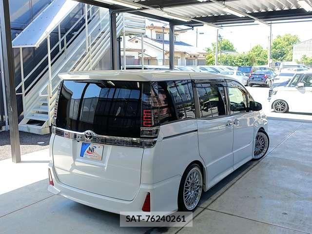 Toyota VOXY 2018-12 8317939-7